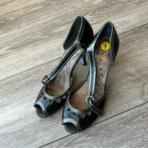 Bobbi  Blu Strappy Shiny Leather Peep Toe Pumps